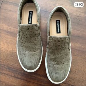 Design Lab Lord & Taylor Wonen’s Olive Loafers